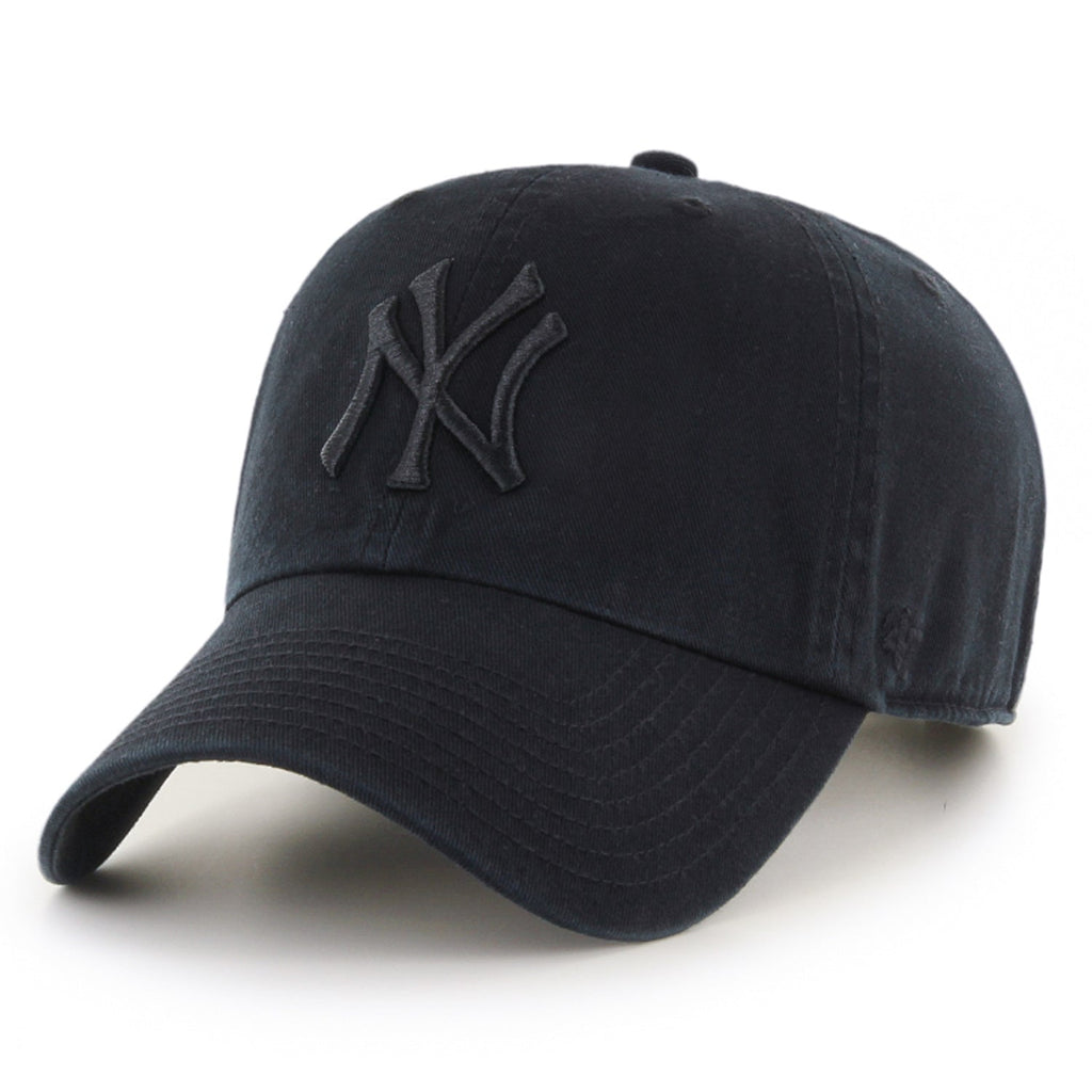 New York Yankees MLB Clean Up Black on Black Cap product image 1, provided for visual reference and product detail review