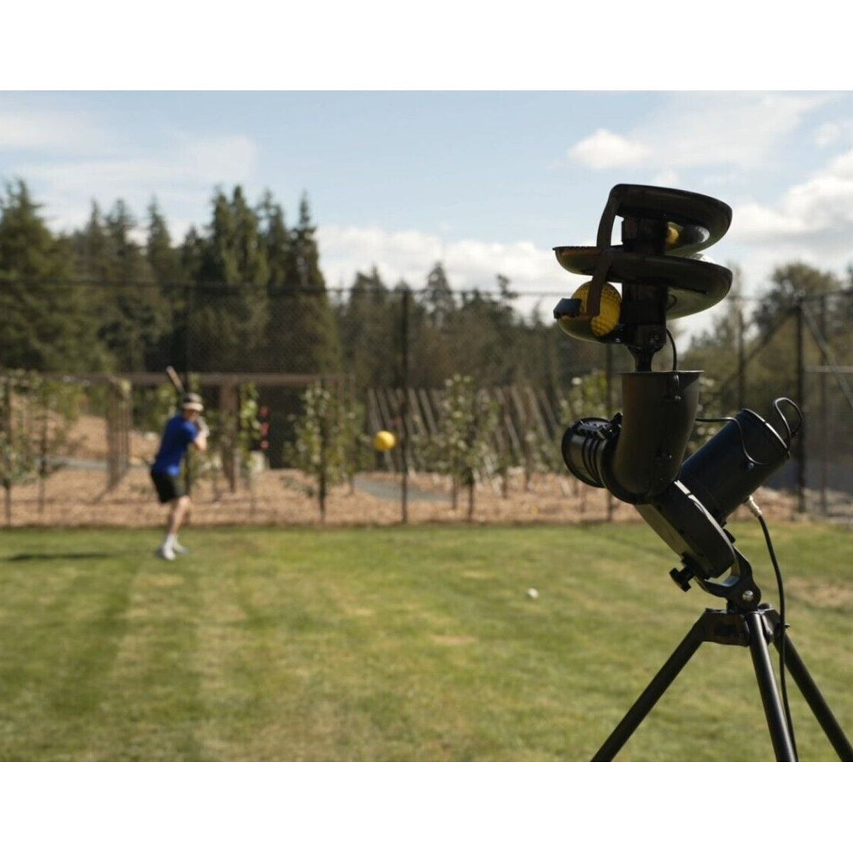 Pitch Concept 176XT Pitching Machine with Balls product image 4, provided for visual reference and product detail review